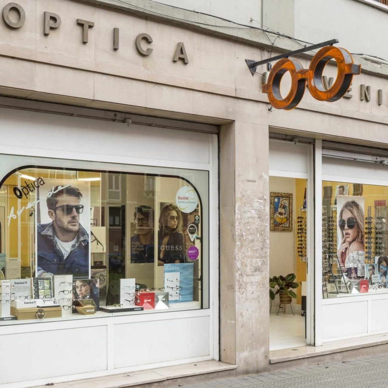 4516-optica-avenida-san-ignacio-01